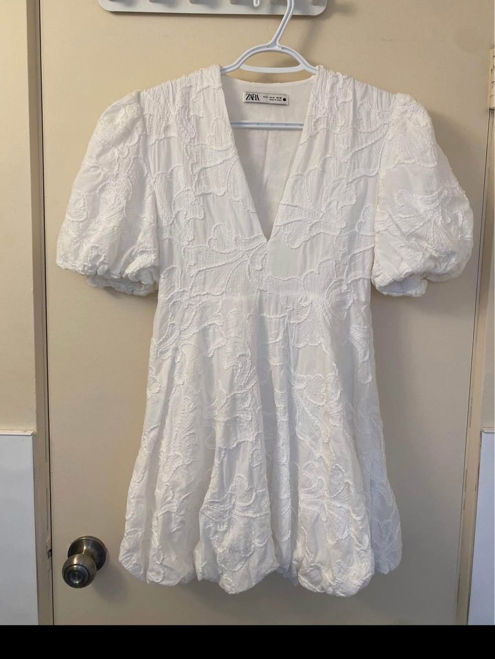 Zara White V-Neck Embroidered Puff-Sleeve Mini Dress